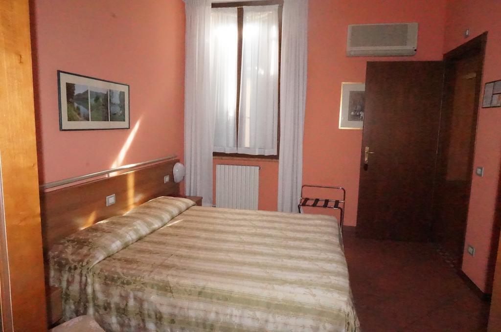 Hotel Cavour Verona Luaran gambar