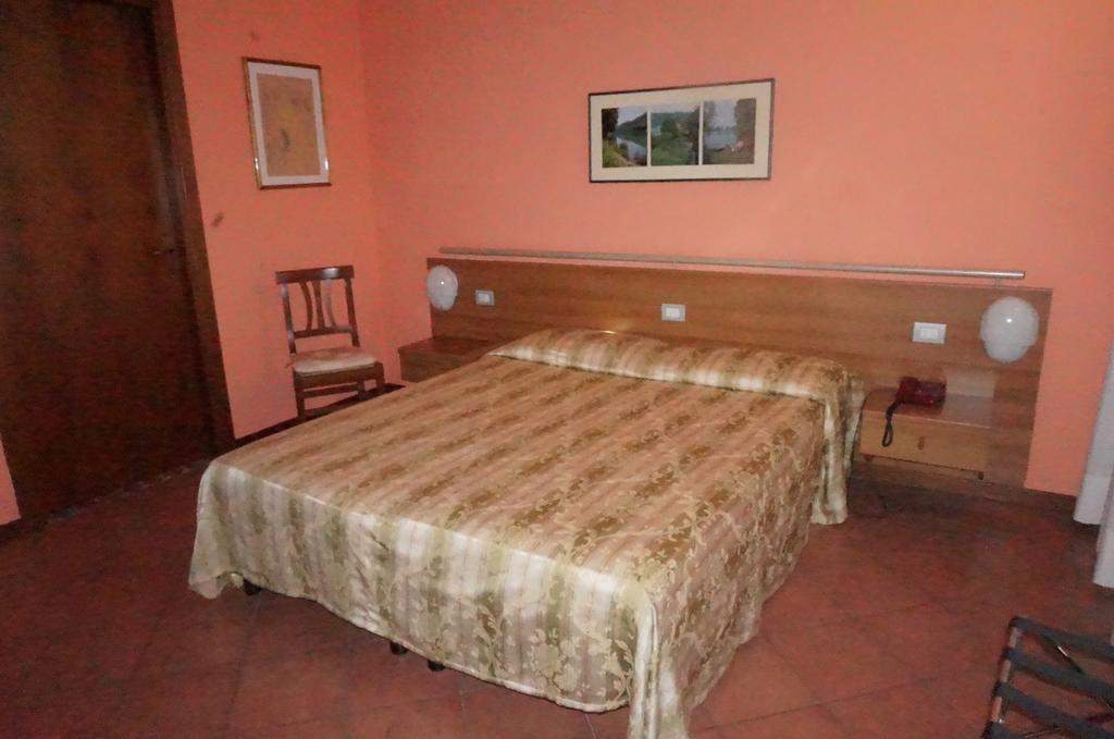 Hotel Cavour Verona Bilik gambar