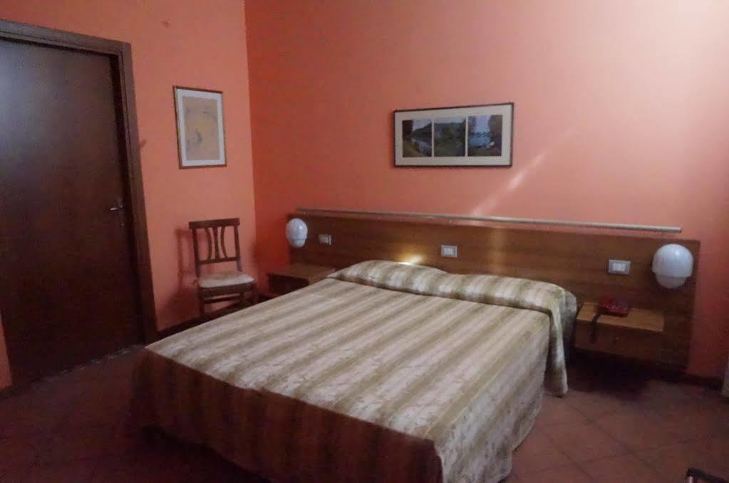 Hotel Cavour Verona Luaran gambar
