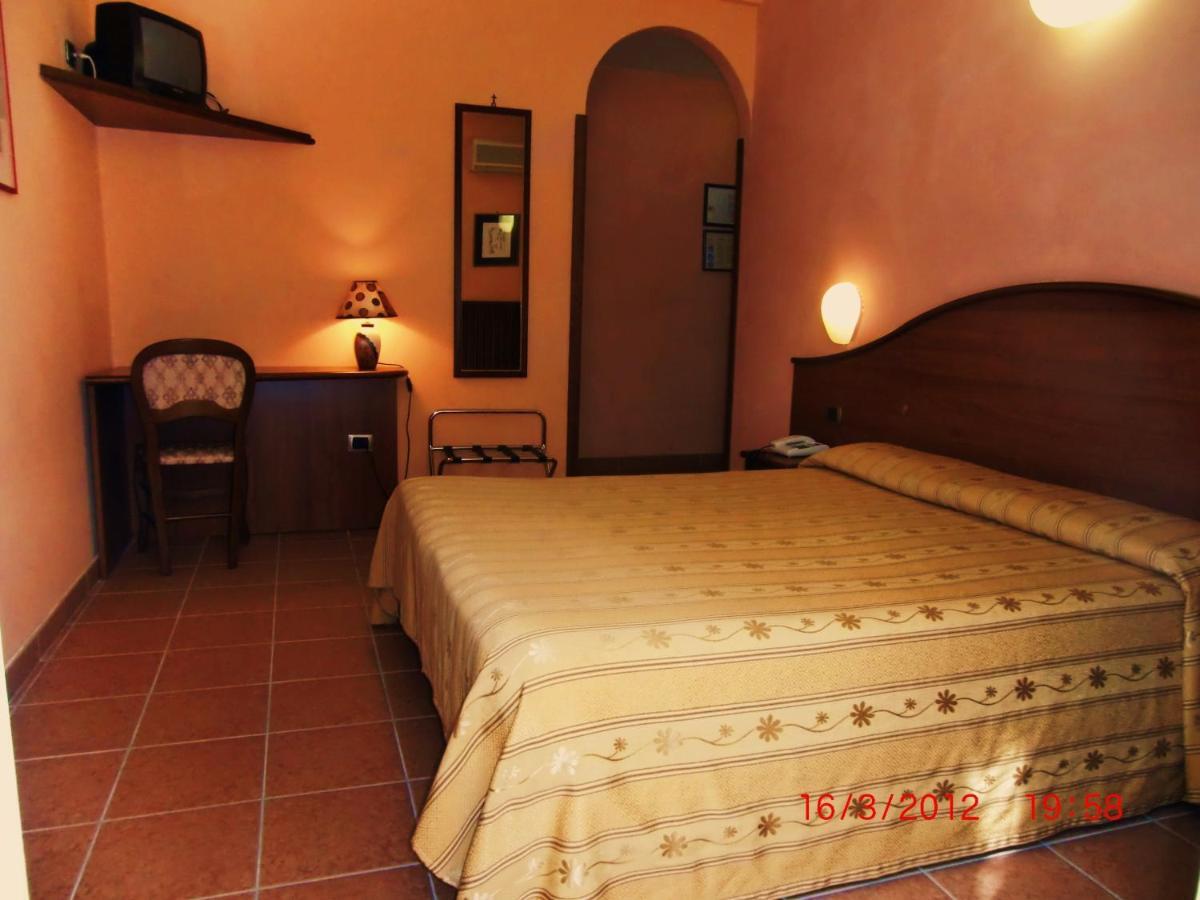 Hotel Cavour Verona Bilik gambar