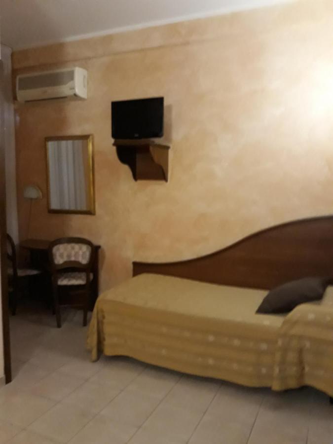 Hotel Cavour Verona Luaran gambar